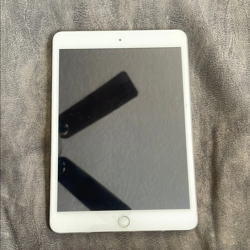Apple iPad Mini - White